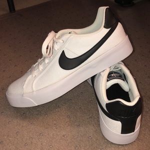 Nike Court Royale shoes